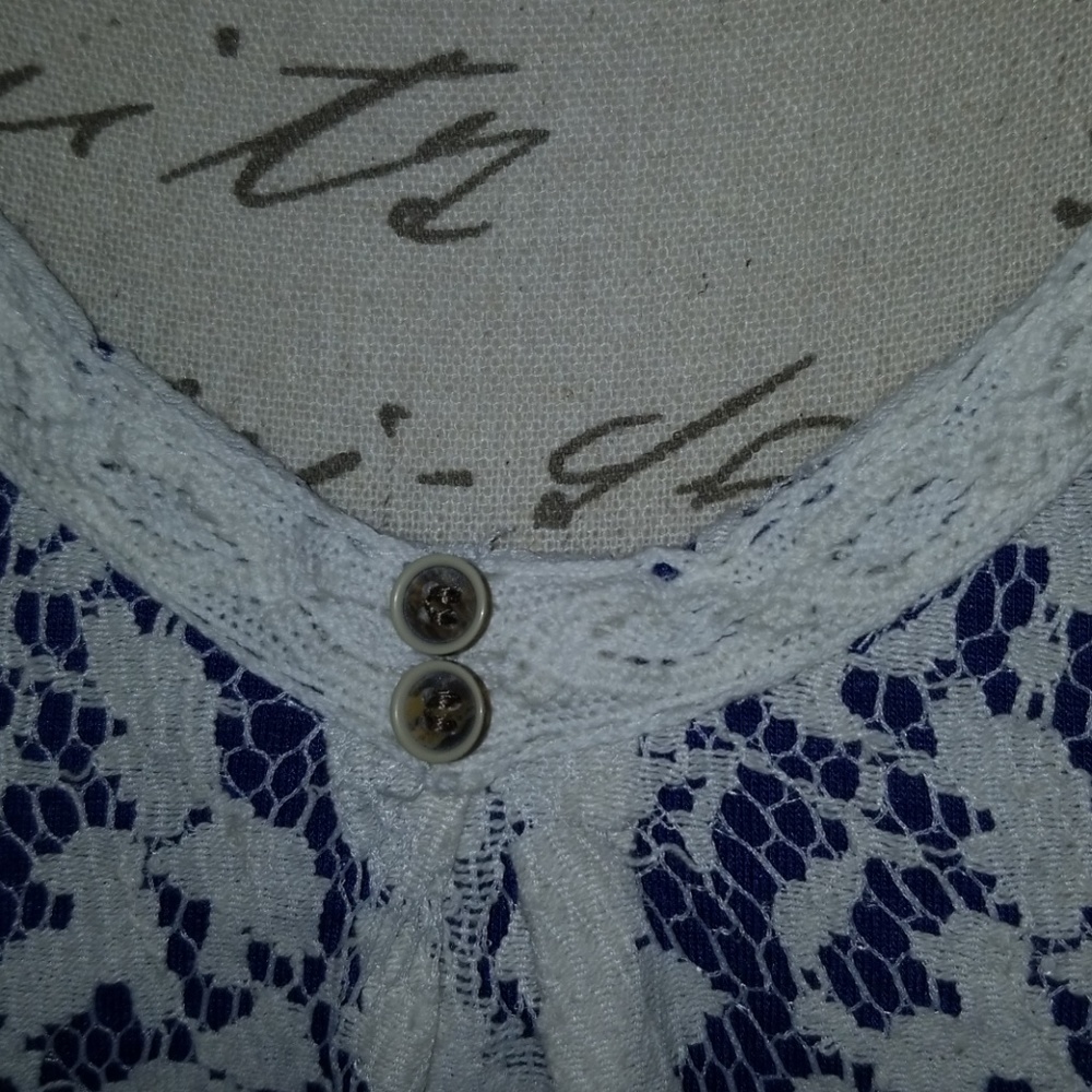 Adorable Rewind Top Size Medium - Picture 4 of 6